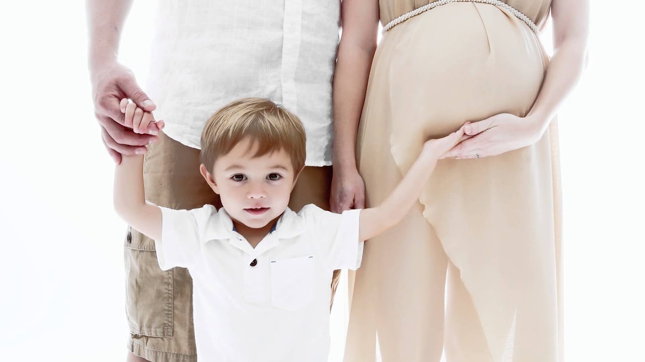 A  Pregnancy Family Session