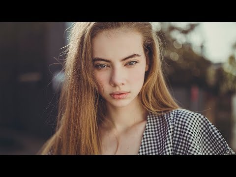 35mm f1.4 II Natural Light Portrait Photoshoot Behind the Scenes