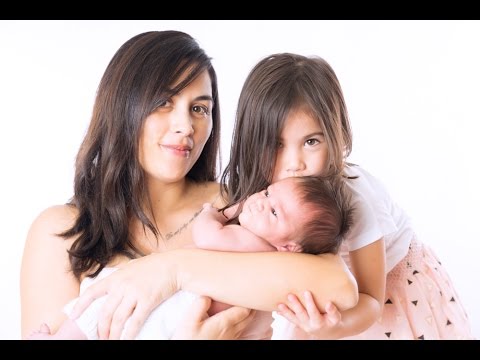 Newborn Family Photography Behind the Scenes Video