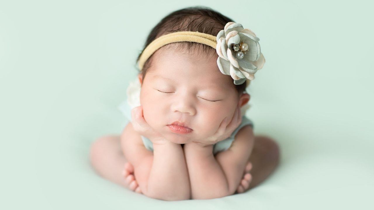 Newborn Photoshoot with 6 Days Old Baby Girl Daila | newborn Photography Behind The Scenes