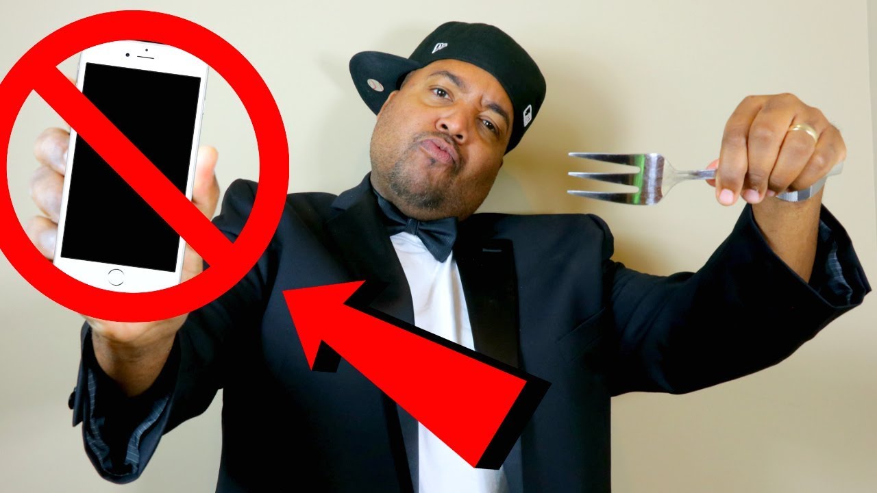 NO PHONES AT THE TABLE! – Onyx Family