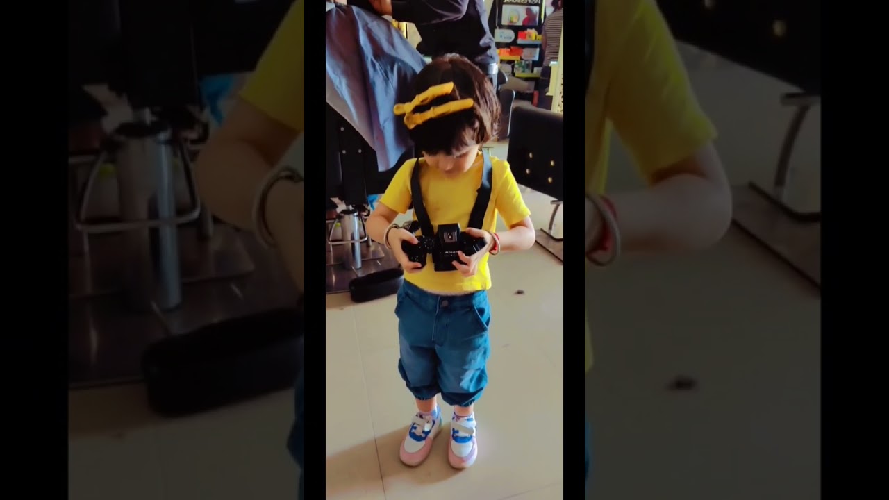 World's smallest photographer😜#funny🤣 #shorts #viral