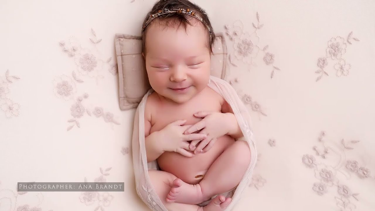Baby Luliia and her family newborn session with Ana Brandt