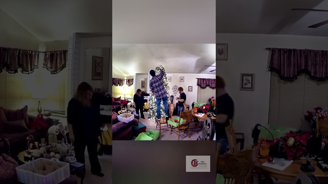 🎅🎄Family Decorates Christmas Tree in 55 Seconds Using Time Lapse Photography🎄🎅