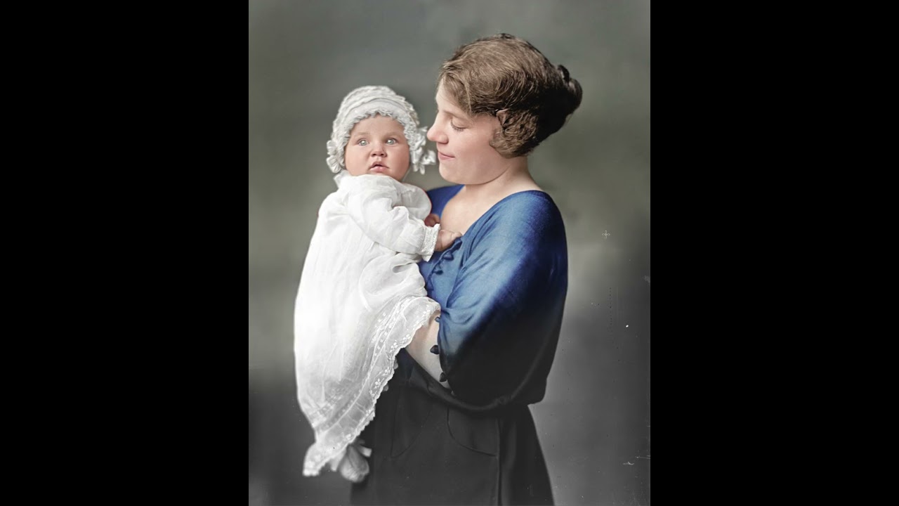 Mother and child portrait taken by Gainesville, GA photographer, N. C. White. N.C. Taken ca 1910s.