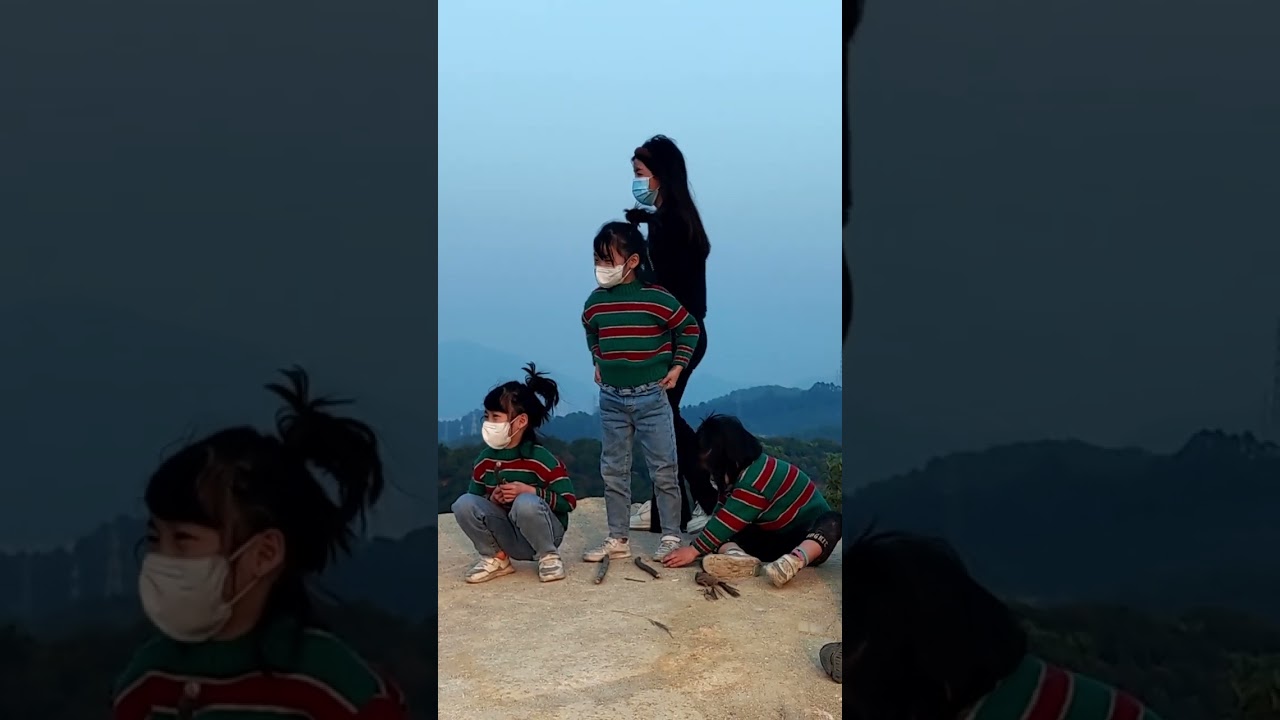 #Shorts 2022-12-29 Family of triplets met in the park  在公园里遇到的三胞胎家庭