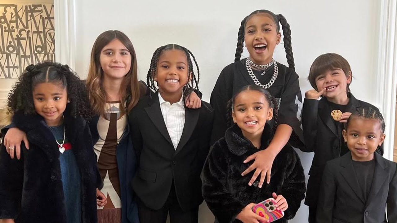 Kim & Khloe Kardashian's RARE Photo Of The Family Kids Smiling Together