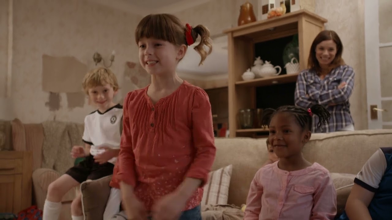 Nursery Photo | Topsy & Tim | Live Action Videos for Kids | WildBrain Zigzag