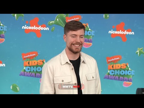 Photographers go Crazy for 'MrBeast' at Nickelodeon's 2023 Kids' Choice Awards