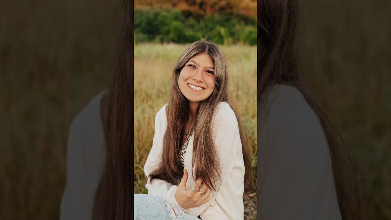 Posing Ideas for Girls (How to pose for portraits, photography tips) #posingtips #seniorpictures