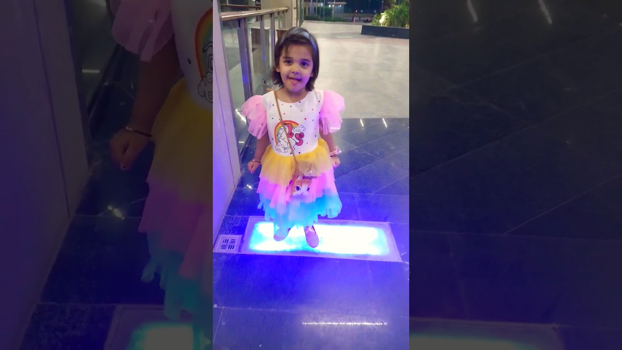Darpok ladki 🤦‍♀️😛😎💕#viral #tiktok #shorts #mall #playstation #fun #funnyvideo #bhoot #amaira @anvee