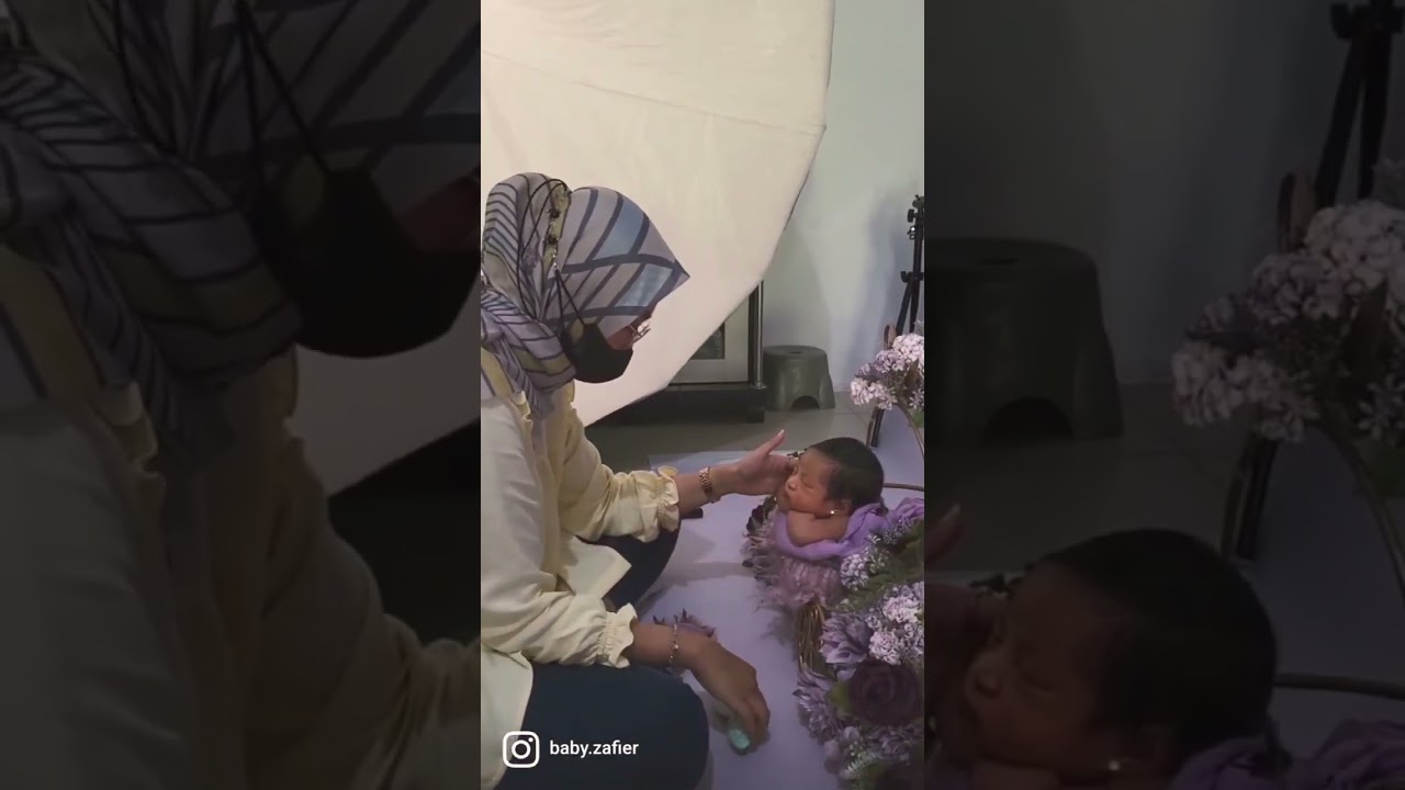 Foto Bayi Tema Bunga Flower dan Gaya Frogy #fotonewborn #newbornphoto #bayiimut