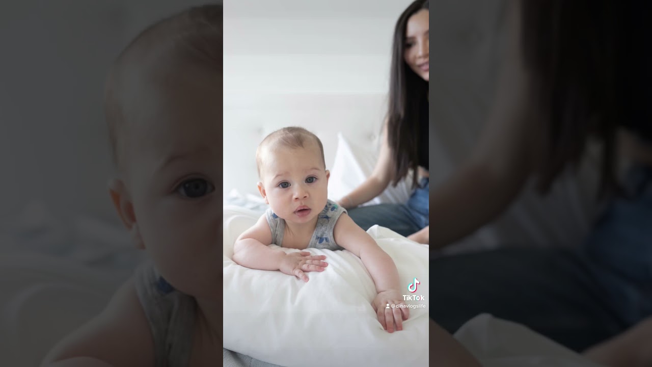 Here is your sign to book a family photoshoot 📸 before it’s too late #family #familyvlog