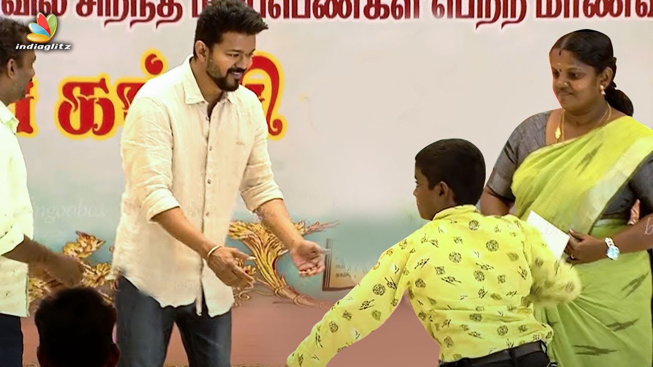 Karate செய்துகொண்டு Entry கொடுத்த மாணவன்! 🤣ஆச்சரியத்தில் Thalapathy Vijay | Makkal Iyyakam Awards