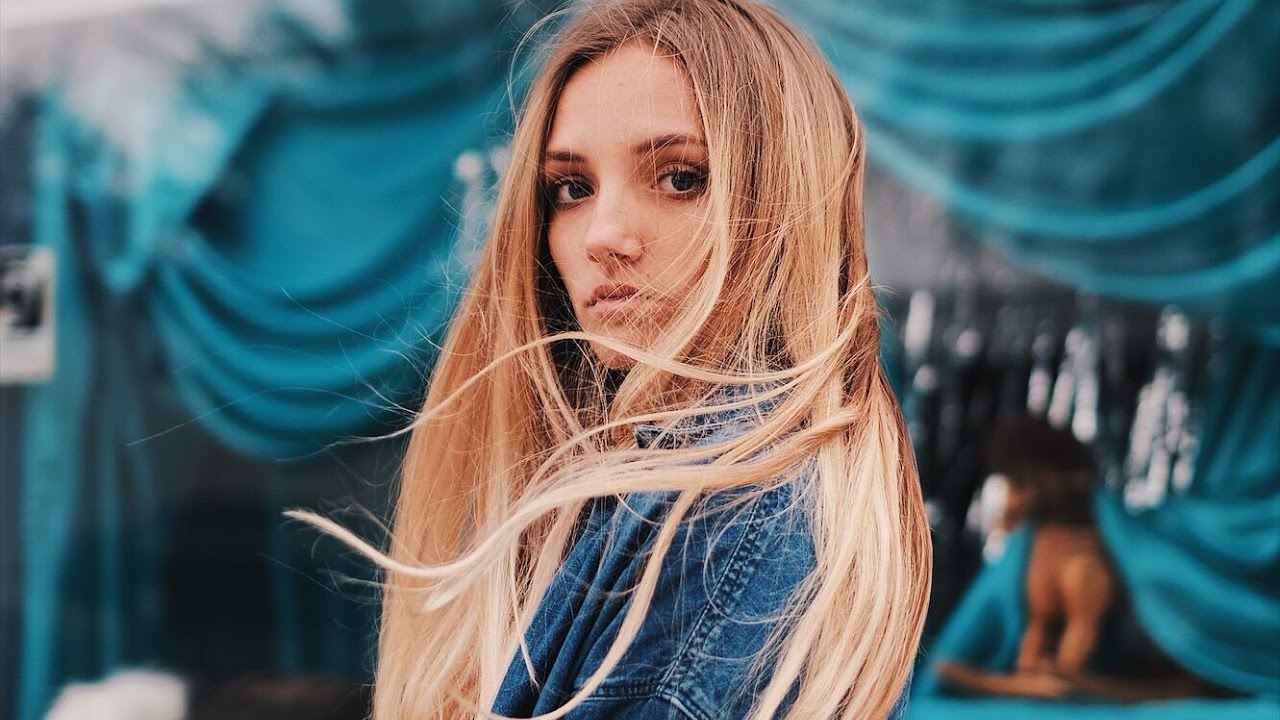 Fujifilm X-T2 35mm F1.4 portrait photoshoot w/ Trinity @trinity.burley