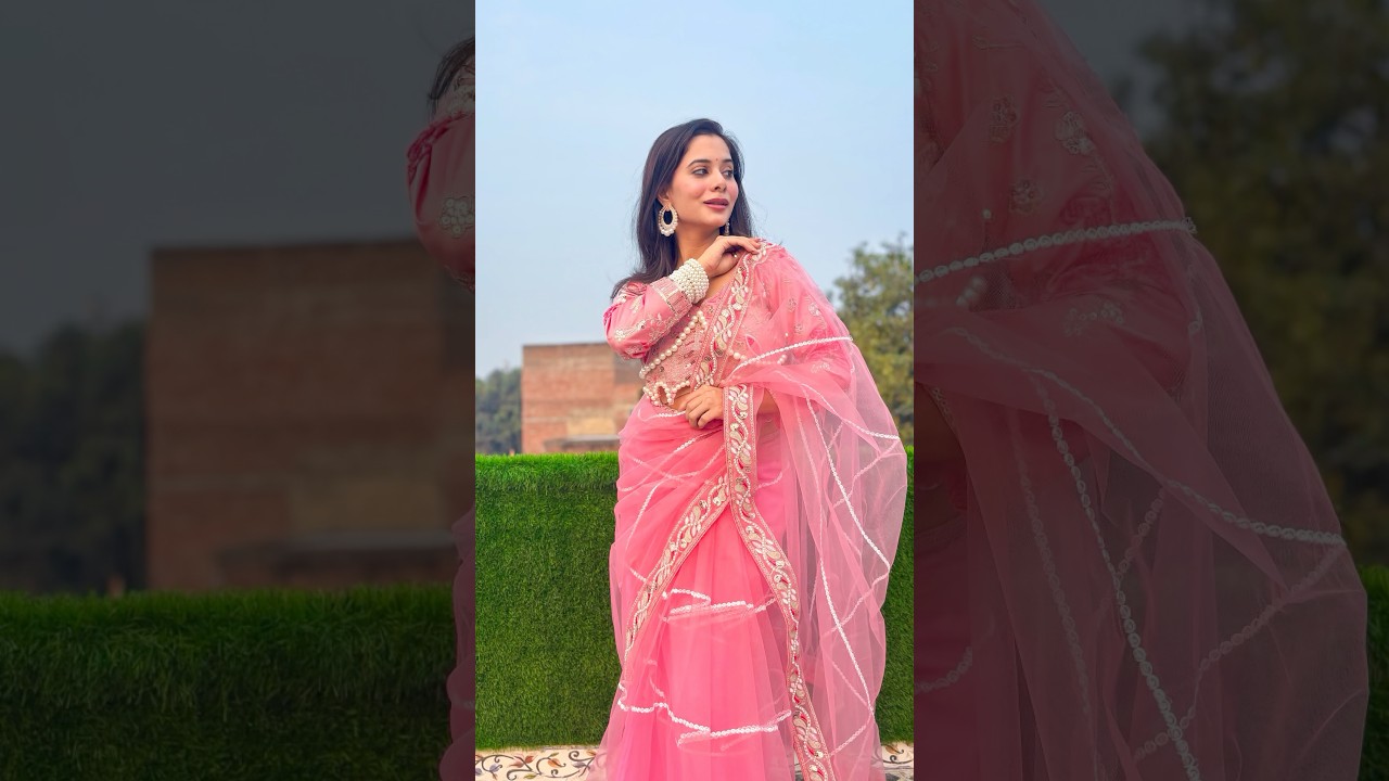 Self Portrait Saree Photo Idea At Home β¨ Saree Photography For Girls πΈ #shortsvideo #sareeposes