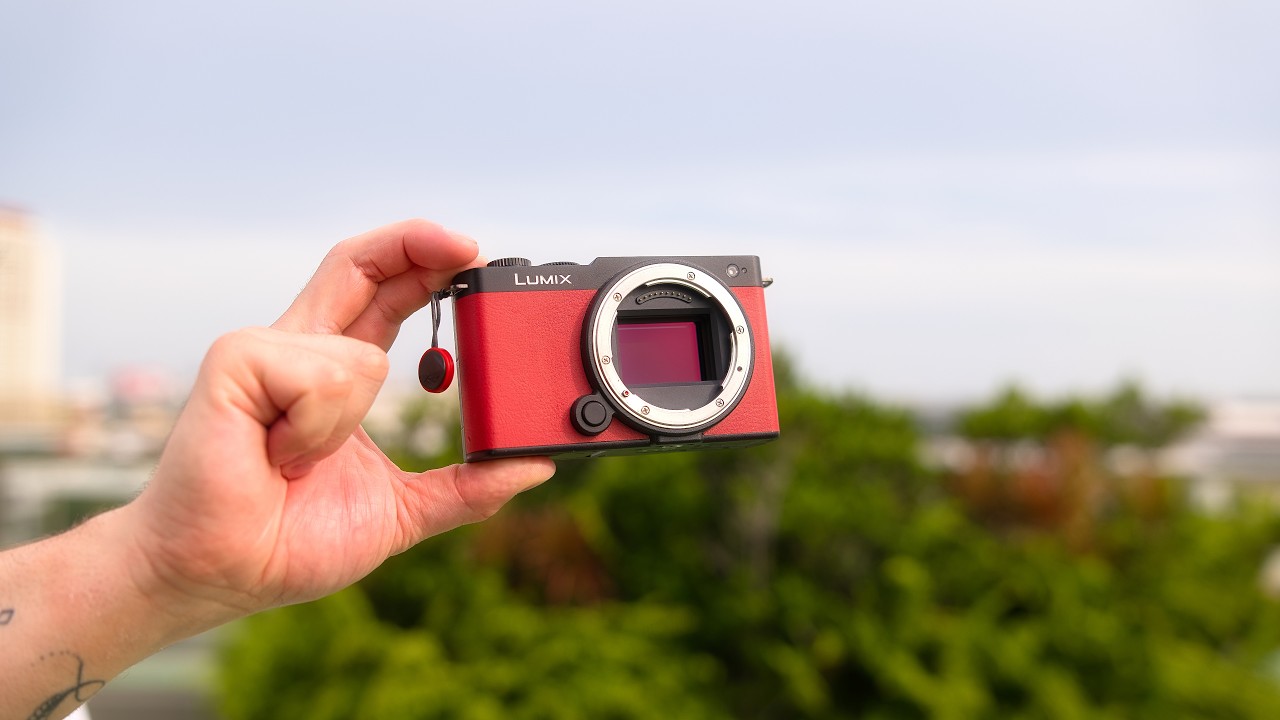 Sony Shooters Won’t Like This. Lumix's S9 Is a Beast for Portraits