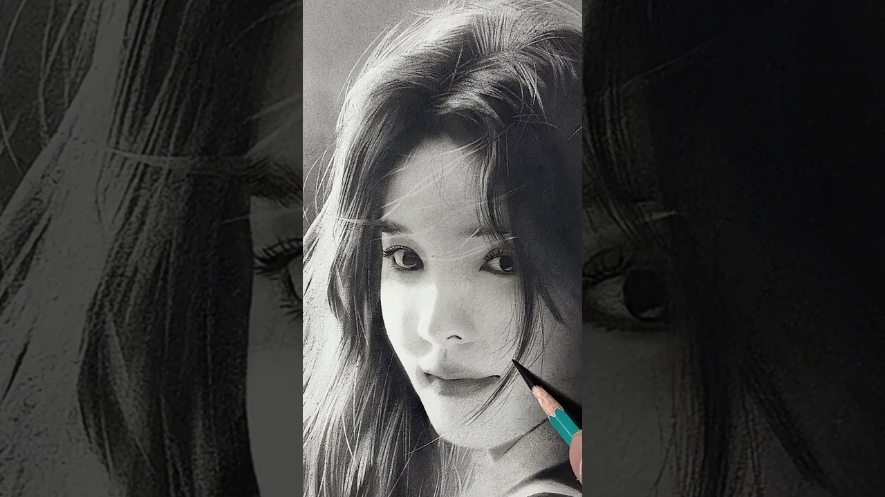 Beautiful Masterpiece Charcoal Portrait | Stunning Realistic Drawing 😍 #charcoal #portrait #artshort